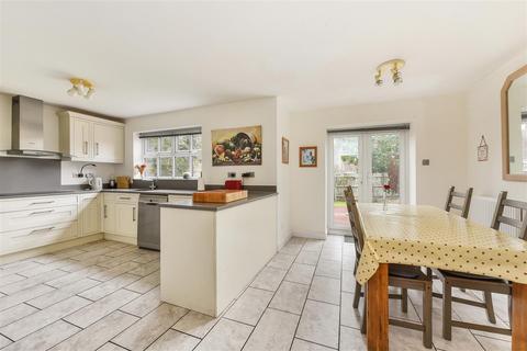 undefined, Ontario Way, Liphook,
