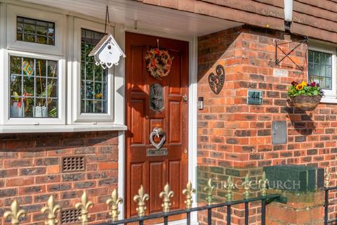 44 Gant Court, Waltham Abbey, EN9 3DY