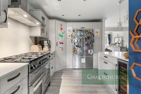 44 Gant Court, Waltham Abbey, EN9 3DY