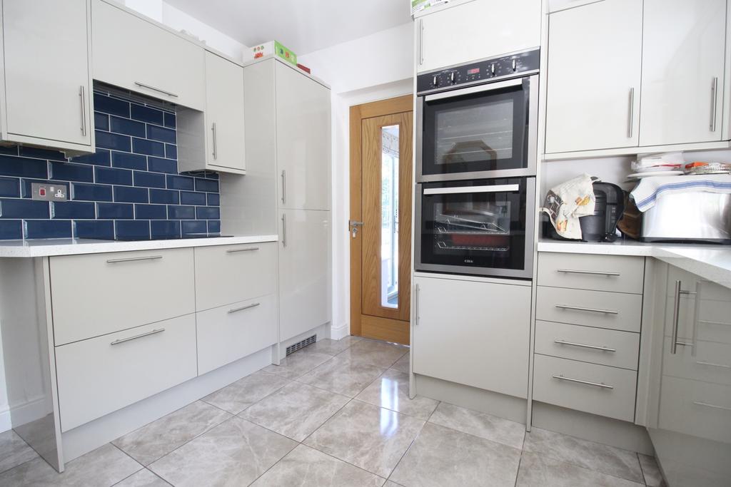 Kitchen 4