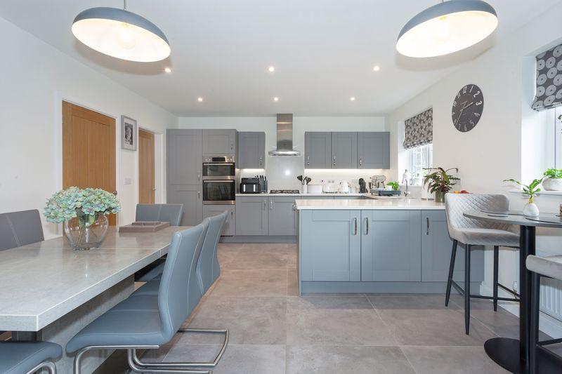 Dining kitchen