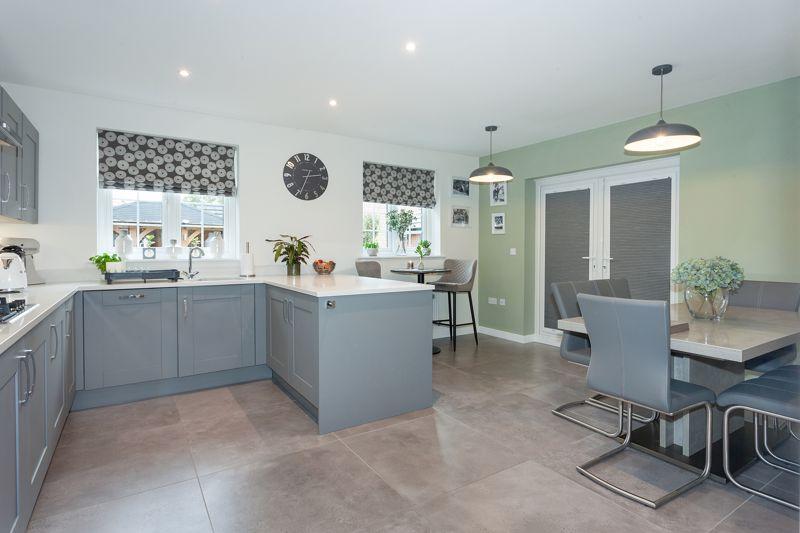 Dining kitchen