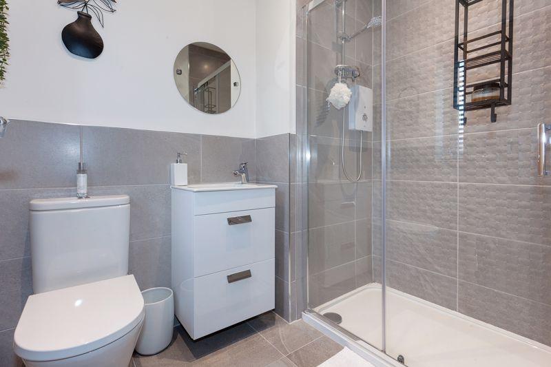 Bedroom 2 en suite