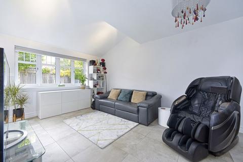 undefined, Hydon Grove, Cranleigh