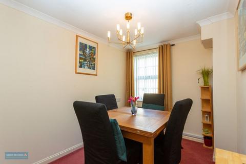 2 bedroom retirement property for sale, Eastgate Gardens, Taunton