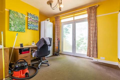 3 bedroom semi-detached house for sale, Tillingdown Hill, Caterham