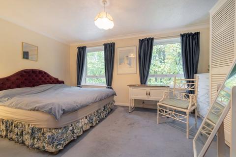 undefined, Abinger Mews, London