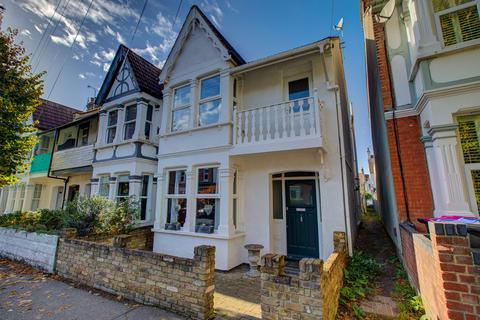 undefined, Oakleigh Park Drive, Leigh-on-sea, SS9