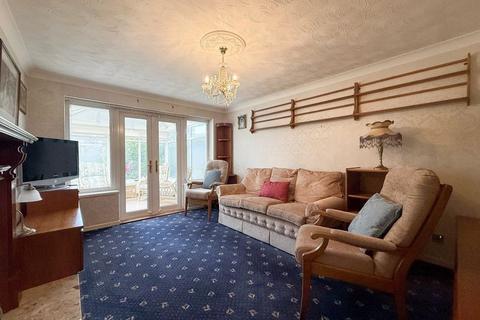 2 bedroom semi-detached bungalow for sale, High Street, Burntwood, WS7 1LX