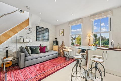 2 bedroom duplex for sale, Hessel Road, Ealing, London, W13