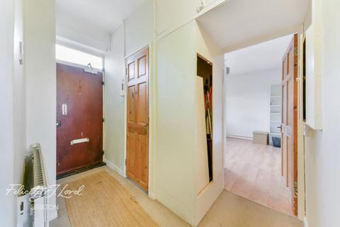 2 bedroom flat for sale, Tulse Hill, London SW2