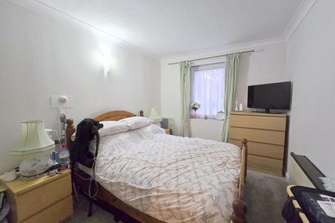 1 bedroom apartment for sale, Oakdene Close, Pinner