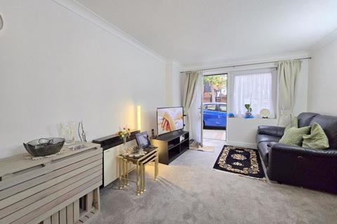 1 bedroom retirement property for sale, Oakdene Close, Pinner