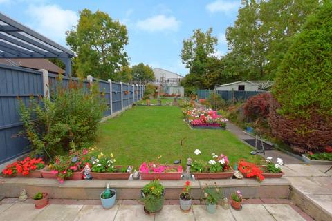 undefined, North Avenue, North Harrow