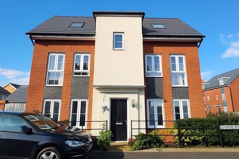 4 bedroom semi-detached house to rent, Severn Acre Lea, Bristol