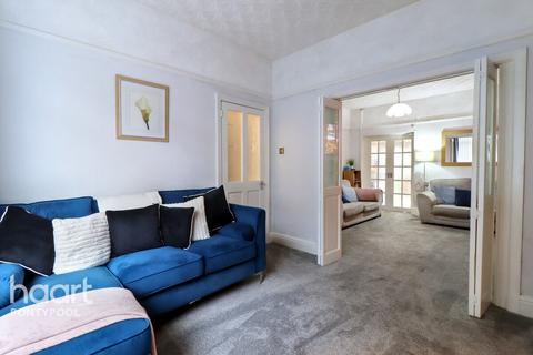 3 bedroom terraced house for sale, St Hildas Road, Pontypool