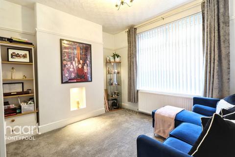 St Hildas Road, Pontypool