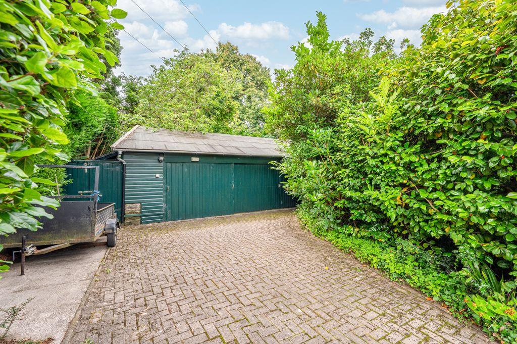 Garage / Workshop