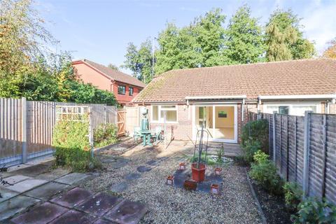undefined, Ravelin Close, Farnham GU10