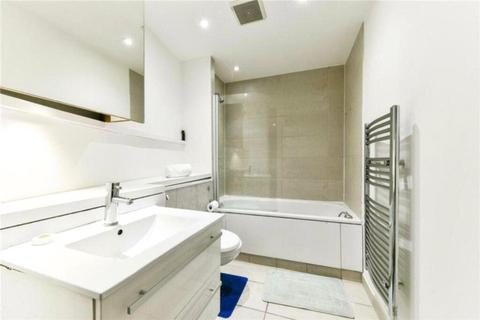 3 bedroom apartment to rent, Praed Street, London