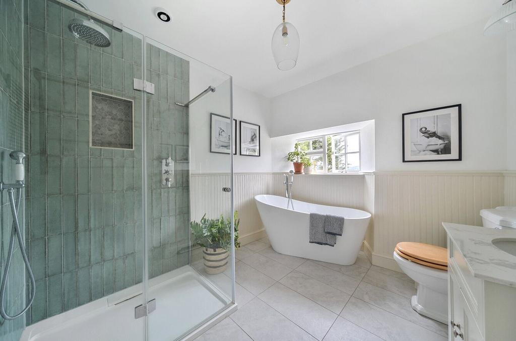 En Suite Bathroom