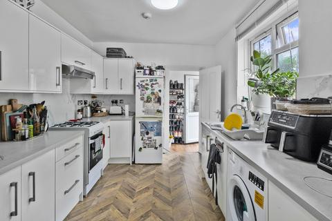 undefined, Hollybush Hill, London E11