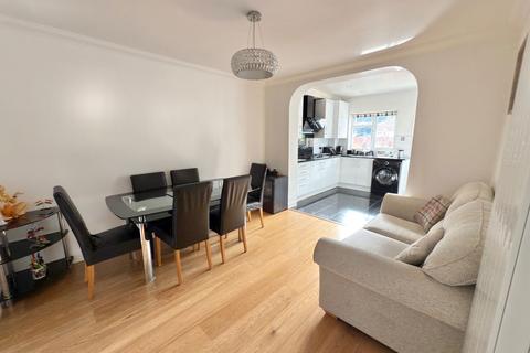 undefined, Kings Avenue, Greenford UB6