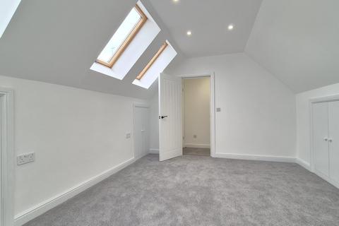undefined, High Street South, Dunstable, LU6