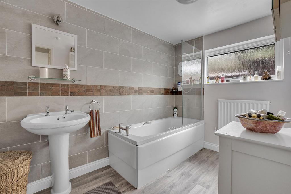 Main Bathroom