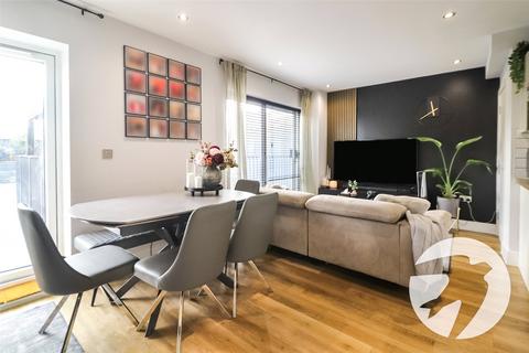 2 bedroom maisonette for sale, Strata Road, The Quarry, Erith, DA8