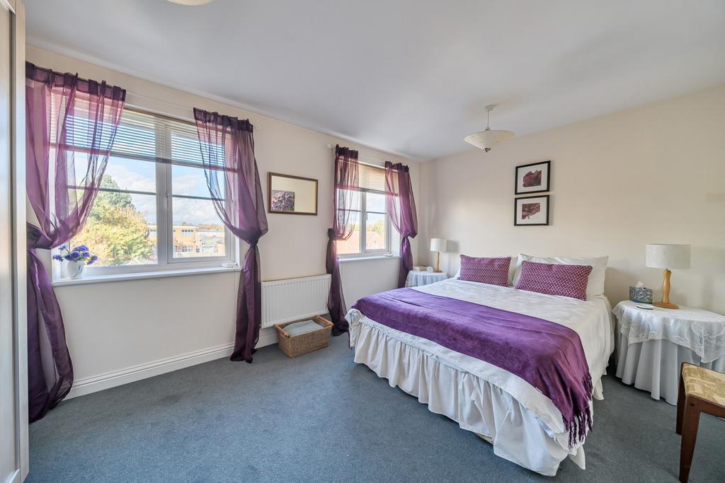 1370470-8-68f8e29...