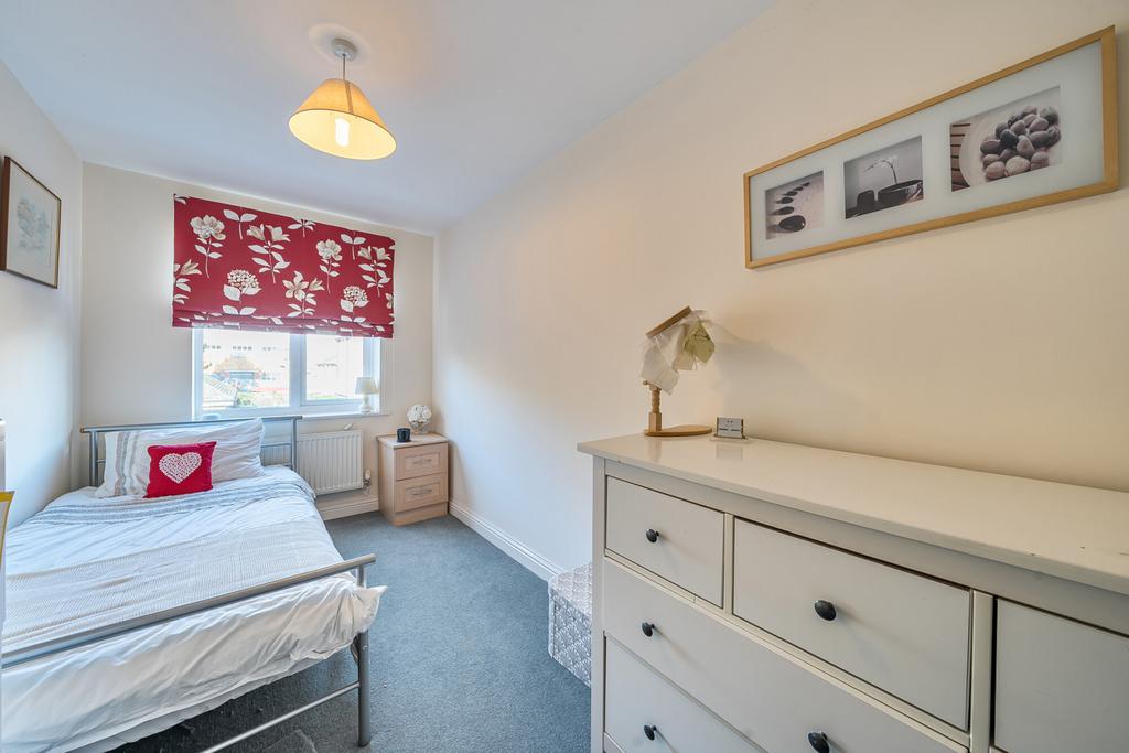 1370470-9-68f8e2a...