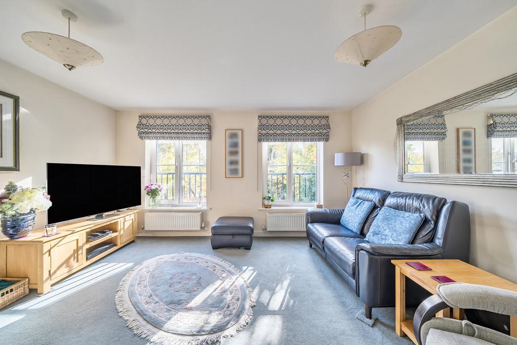 1370470-12-68f8e2...