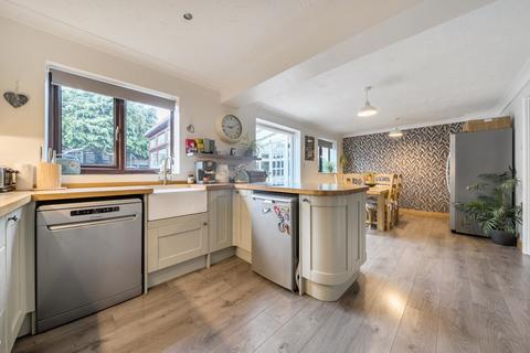 4 bedroom detached house for sale, Schofield Gardens, Witney, Oxfordshire