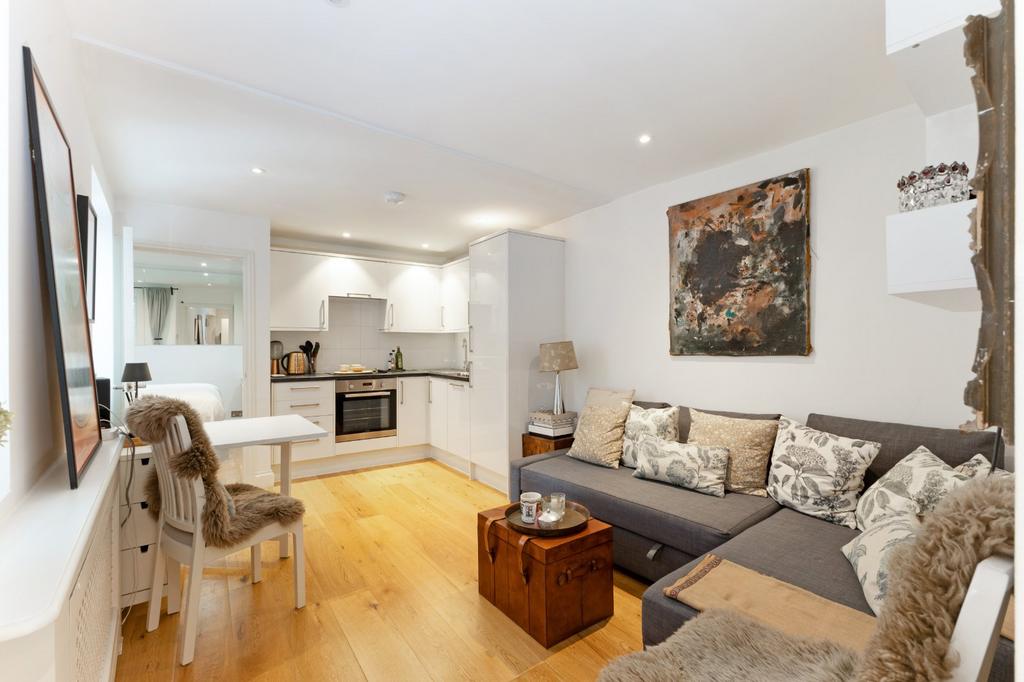 Kitchen/Reception