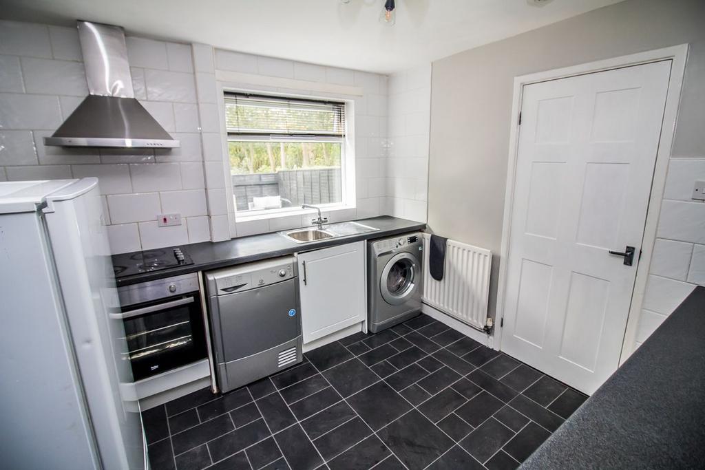 Kitchen Pic 2.