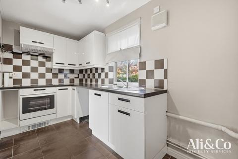 2 bedroom apartment for sale, Rawlyn Close, Grays