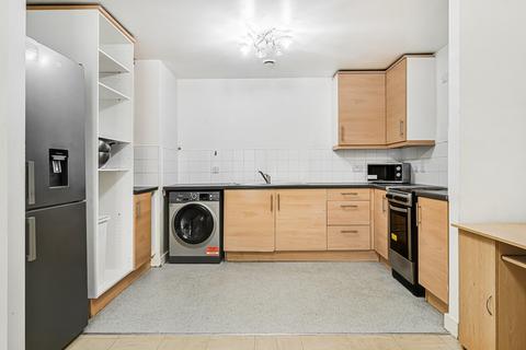 3 bedroom flat to rent, Barrington Court, 124 Wilton Road, London, SW1V