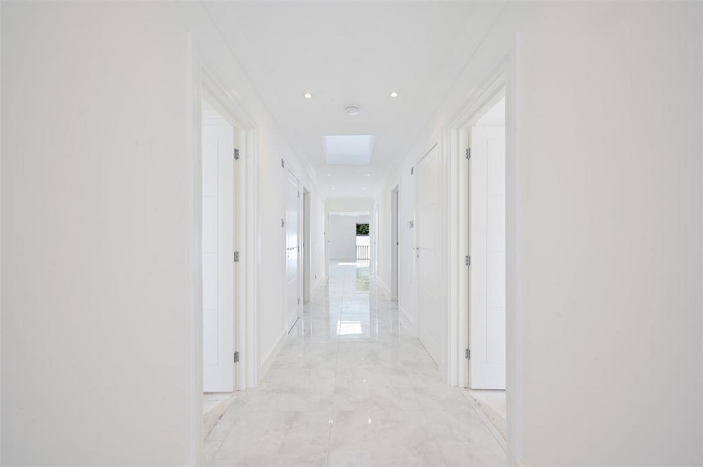 CLAREMONT GARDENS, 22- (10).jpg