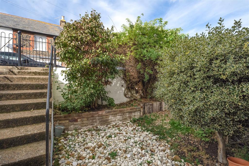Island Wall, Whitstable