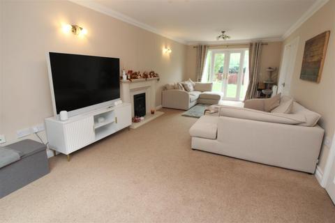 4 bedroom detached house for sale, The Glade, Blackwood NP12