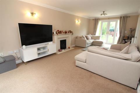 4 bedroom detached house for sale, The Glade, Blackwood NP12