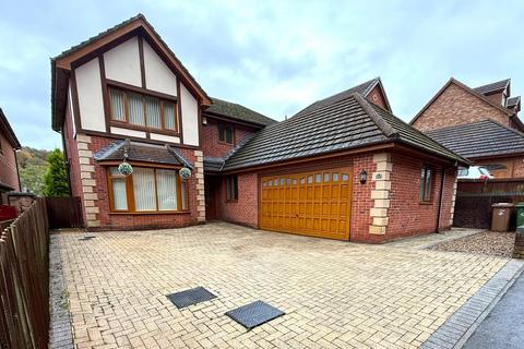 4 bedroom detached house for sale, The Glade, Blackwood NP12
