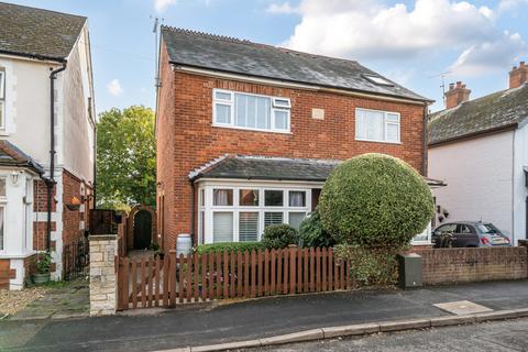 Somerset Road,  Farnborough, GU14