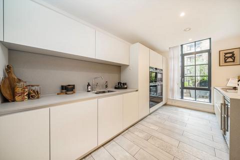 undefined, Valentine Row, London SE1