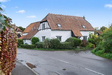4 bedroom detached house for sale, Station Road, Aylesbury HP17