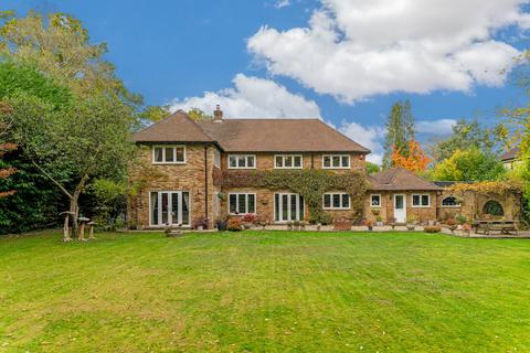 5 bedroom detached house for sale, Grange Gardens Farnham Common, South Buckinghamshire, SL2 3HL