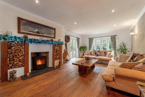5 bedroom detached house for sale, Grange Gardens Farnham Common, South Buckinghamshire, SL2 3HL