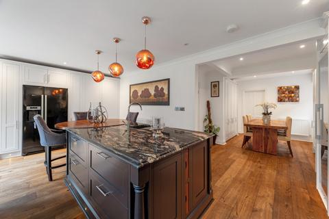 5 bedroom detached house for sale, Grange Gardens Farnham Common, South Buckinghamshire, SL2 3HL