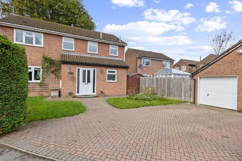 undefined, Nightingale Road, Petersfield, GU32